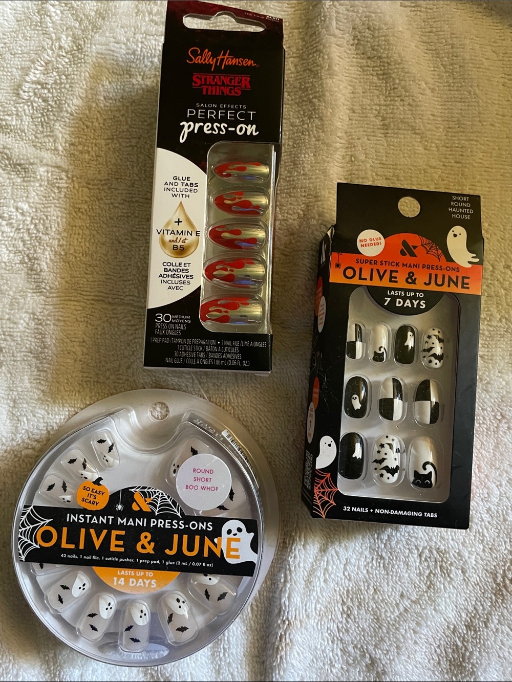 Sally Hansen & Olive & June Halloween Press-On Nail Set - Black, White, Red